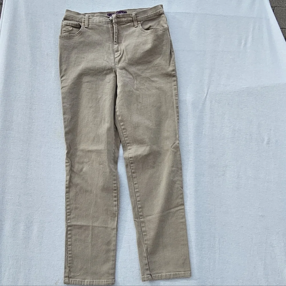 Gloria Vanderbilt Beige Straight Leg Jeans - Picture 1 of 4